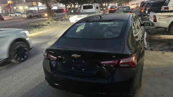 السلام وعليكم ماليبو 22سياره جديده لك زيرو ماشيه 50 أخت الجديده باجر يلا اشد لوحات امروس اكرر مرواس سياره فول مفوله موصفات الي يراوس خاص او ***********
