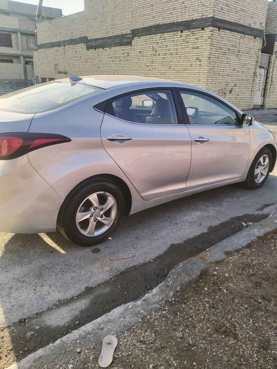 السلام عليكم افانتي ادوات بدون  رقم 2014 كامل مواصفات ماعدة فتحة مرايات شفط بطن اسود جلد  ماصدات لدات سيارة جديدة دخول جديد السعر 45 لا تعلق ولا تراسل اتصل وتدلل  *********** مكان بغداد
