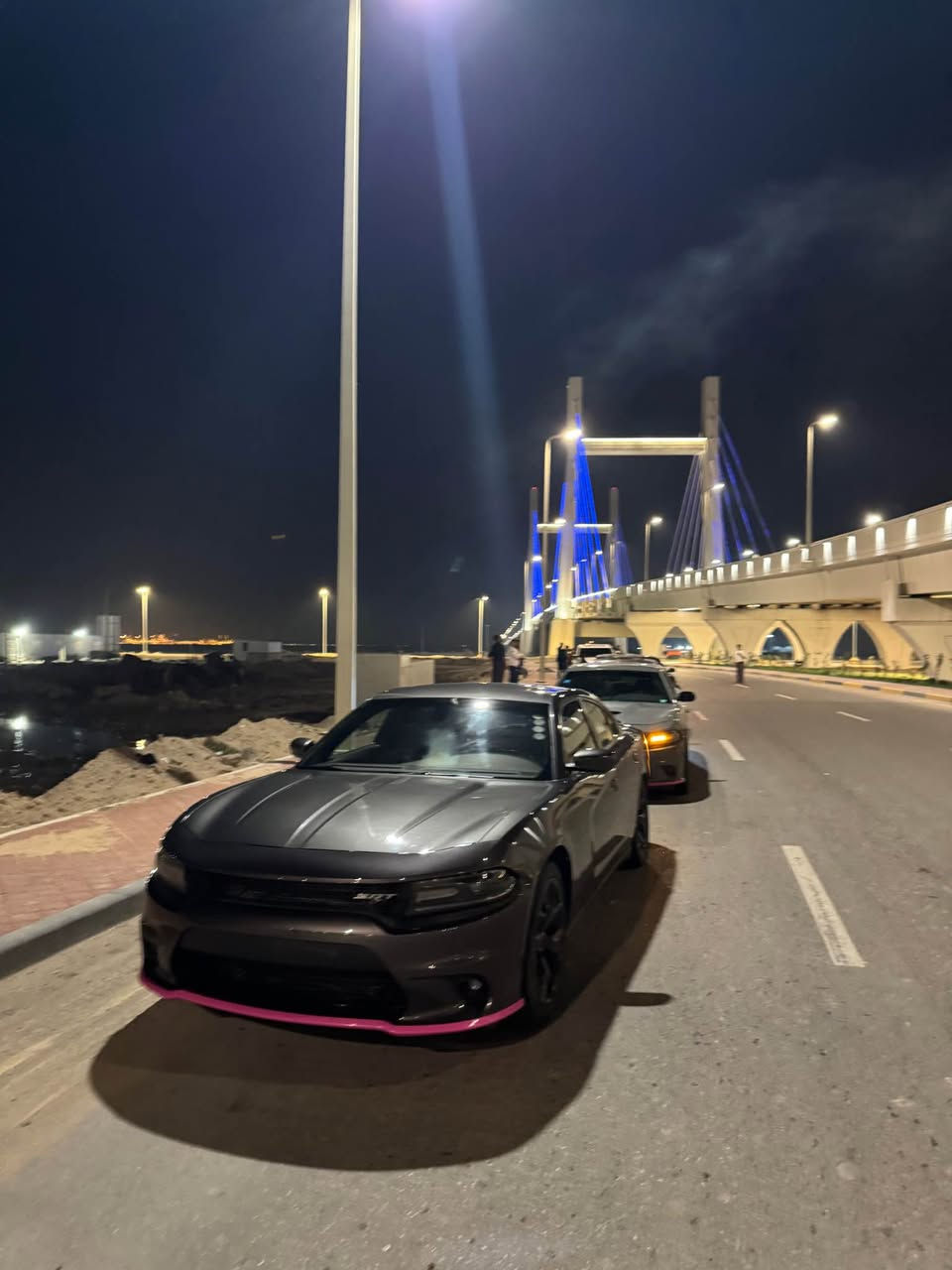 جارجر موديل 2021 اصل سنوية بأسمي رقم اربيل لون نفطي محرك 3.6 السيارة فول مواصفات عدا الفتحة خزن وضعيات كشن السائق وتدفئة وتبريد مقاعد وستيرن ويل 20  ومن ناحية الترتيب السيارة الها وجه بالشارع حادثها فقط دعاميات وايرباك البدي والشاصي والدواخل كلها كفالة فقط دعامية ومبدلة srt حادث بالمنشور فلس ما تصرف عليها سعر البيع (225) ورقة وبيها مجال بسيط 
رقمي *********** البصرة, العراق
