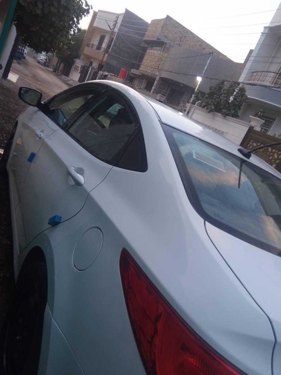 السلام عليكم 
سيارة اكسنت محرك GDI1600 رقمها بابل ومكانها في بابل نادر الثانية بأسمي و السعر ١١٥ التواصل على الرقم ***********
