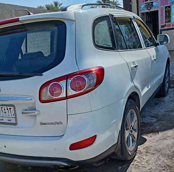 السلام عليكم سنتافي للبيع موديل 2012السياره فول مواصفات واحد ع واحد كير مكينه حداديه خير من الله مكينه2400 سبعه راكب بيها ثلاث قطع صبغ  السعر 133 السياره بسمي وبيها مجال الاستفسار 
***********
