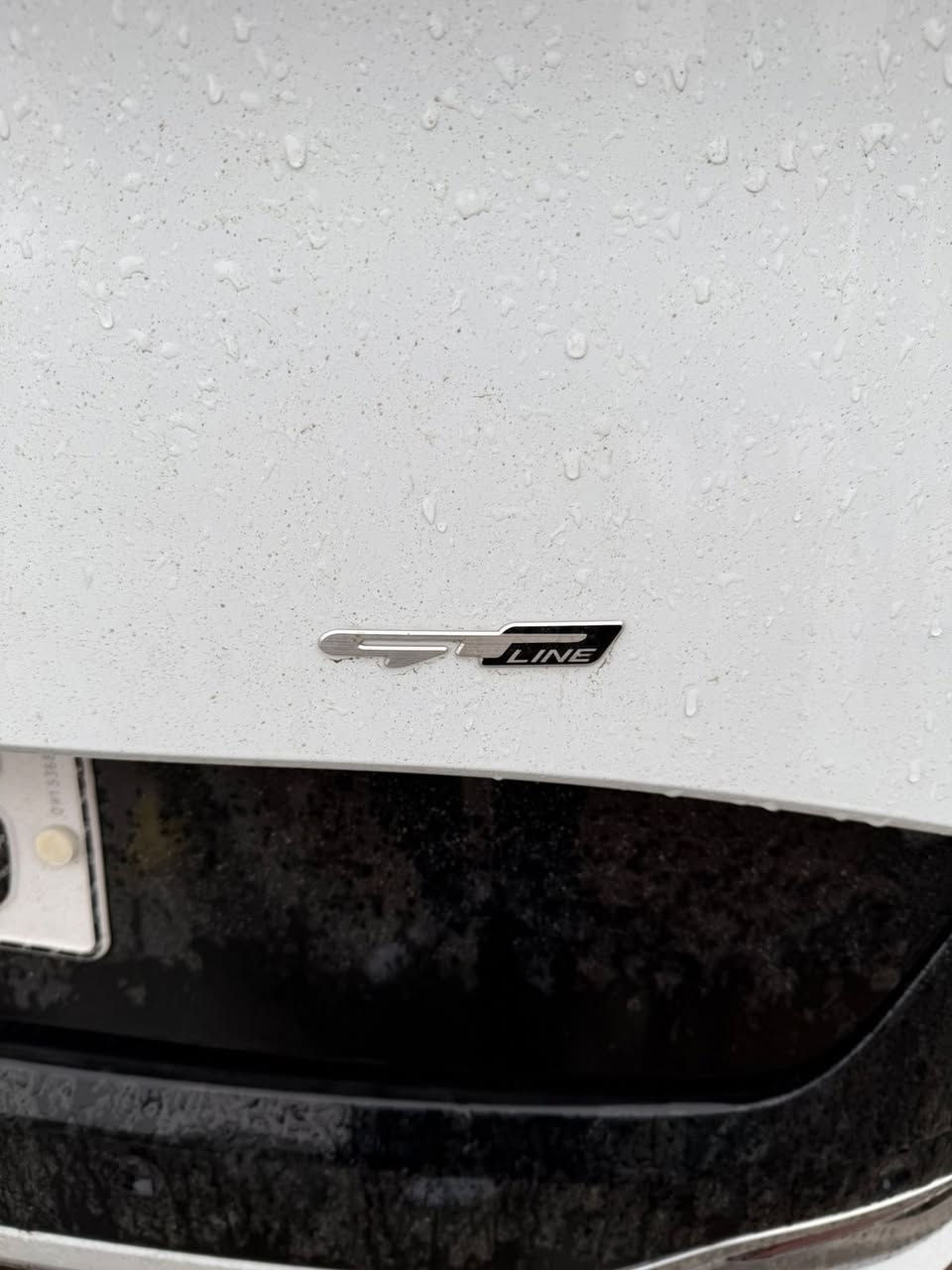 السلام وعليكم للبيع كيا سبورتج 2025 جيتي لاين ضمان الشركه الدوليه ماشيه 8000 مكفوله كفاله عامه معروفه مواصفات الجيتي لاين فول الفول السعر 26000 الف ومجال بسيط يعني دفترين و60 ورقه مكان السياره المنصور للاستفسار ***********
