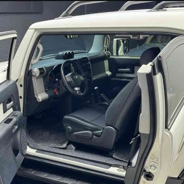 سلام عليكم 
سياره FJ CRUISER 2020 للبيع
سياره كلين تايتل ما بيها لا دعم و لا صبغ 
سياره ماشيه ١١٨ الف 
سياره نظيفه كلش 
كل شيء بل سياره شرط 
سعر السياره ٣٣٠ و مجال
للتواصل:***********
