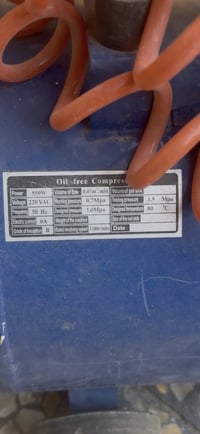 للبيع كمبريسر هواء نظافه 99‎%‎ صناعه اللماني باله 50 لتر ماطور بدون قا...