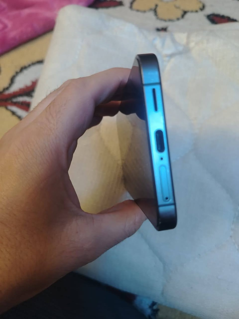 السلام عليكم جهاز اس 24 بلس نظيف ومقفول من اي عطل او خلل او تصليح ذاكره 256 عشوائيه12 شرق اوسط .  بيع او مراوس سعره580   ***********
