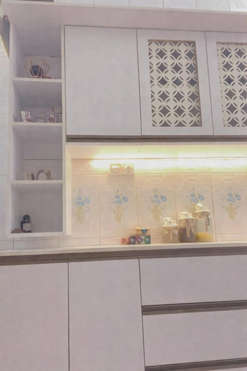 مطبخ تفصال خاص  كاونتر مع ملحق وسنك كبير
غسالة سامسونك فول اوتماتيك حجم 15 كيلو
وبالمواصفات التالية :-
- فتحة علوية
- 700 دورة في الدقيقة
- 9 برامج
- إقتصادي نظام انفيرتر
- متانة فائقة وأداء معمّر
- العناية بالملابس الرقيقة
- وبسعر 300 الف قفل 
- قليلة الاستعمال
- غرض البيع...سفر
٢ إضافة موسيقى

🐎تخم قنفات 8 مقاعد تفصال سعر الشراء 700 سعر البيع 300 استعمال قليل لغرض السفر مكان بغداد 

ميز طعام  كزاز مع  4 كراسي سعره 65


**إذا كنت صاحب هذا الإعلان وتريد حذفه لأي سبب، رجاءا أرسل رسالة إلى الدعم الفني**