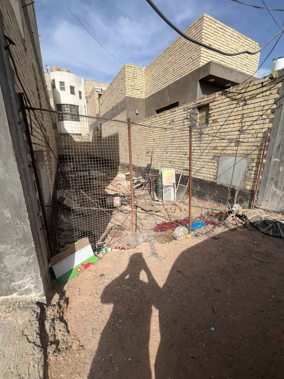 السلام عليكم مكلف بالنشر مساحه 80 واجه 4 ونزال 21قطعه لبيع حي مكرمه رقم قطعه8181 رقم تلفون ***********
