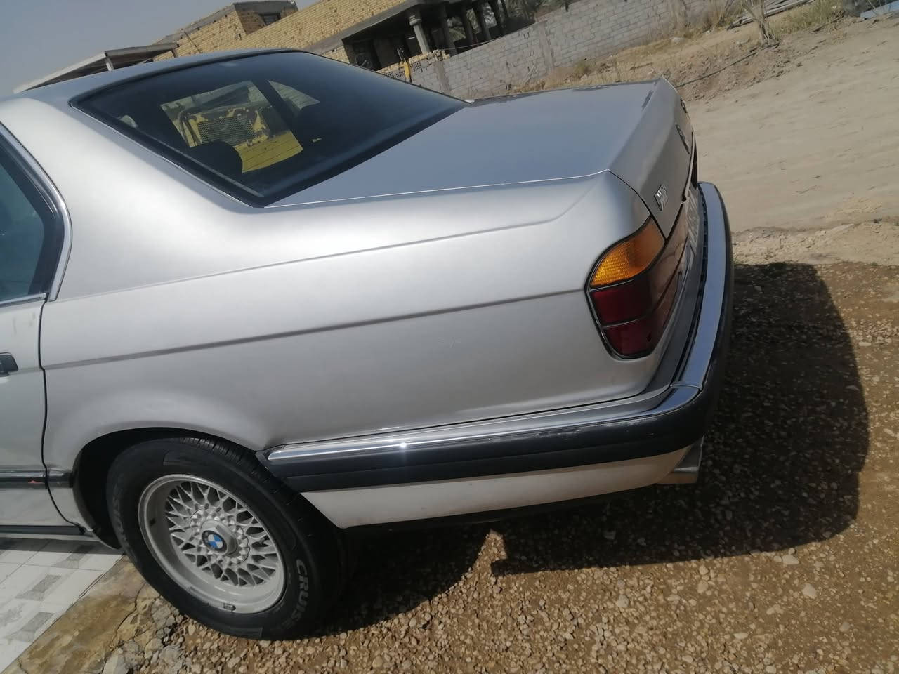 السلام عليكم 735موديل 1991محرك كير مكفول تخم تاير جديد تبريد جديد بريفه منضومه جديد بانزين منضومه جديد كهربائيات كله شغال صدره نضيفه كشره نضيفه واحله من الصور بعد داخل جلد اسود ارضيه جلد  ٧٠وبيه مجال اليعجبه بتصل وبيه خير ويدلل ***********
