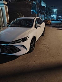 بي واي دي كن بلاص ماشيه 750km هاتف 07714755900 السعر 125 مكاني بغداد