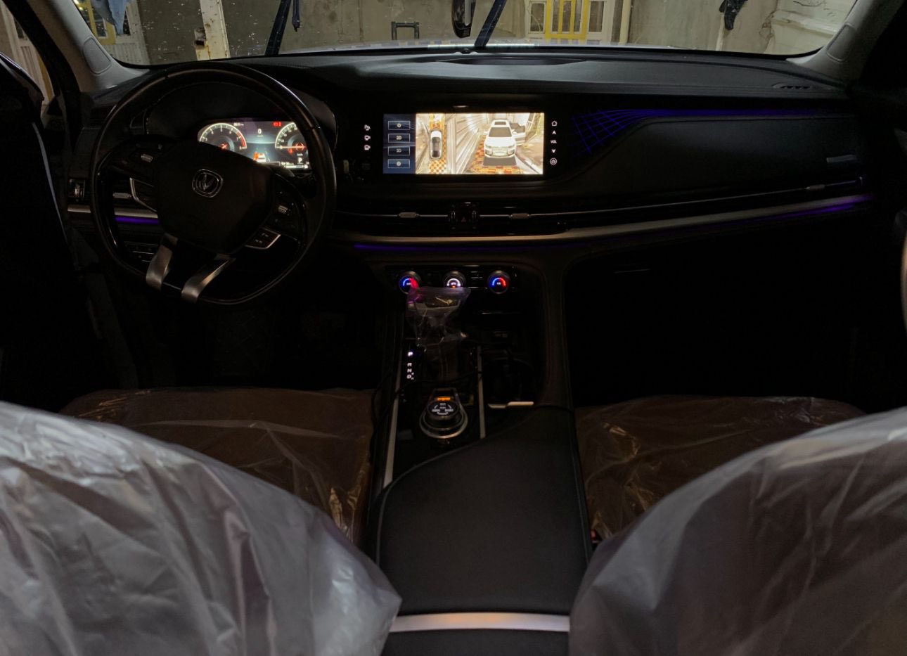 شانجان cs95 موديل 2023 فول مواصفات بونوراما فتحة تشغيل عن بعد كاميرا 360 حول السيارة بعد بيه هواي مواصفات اعلى فئة رويال 
ماشية 39 كم 
محرك 2000 توربو تمشي حتى عالبانزين العادي بدون دوانز 
و بعده بالضمان تبديل دهن بالشركة 
بيه طخة بسيطة بقبق الصندوق ومعدل ومصبوغ
السيارة حرة باسمي 
اي استفسار على هذا الرقم *********** متوفر واتس
