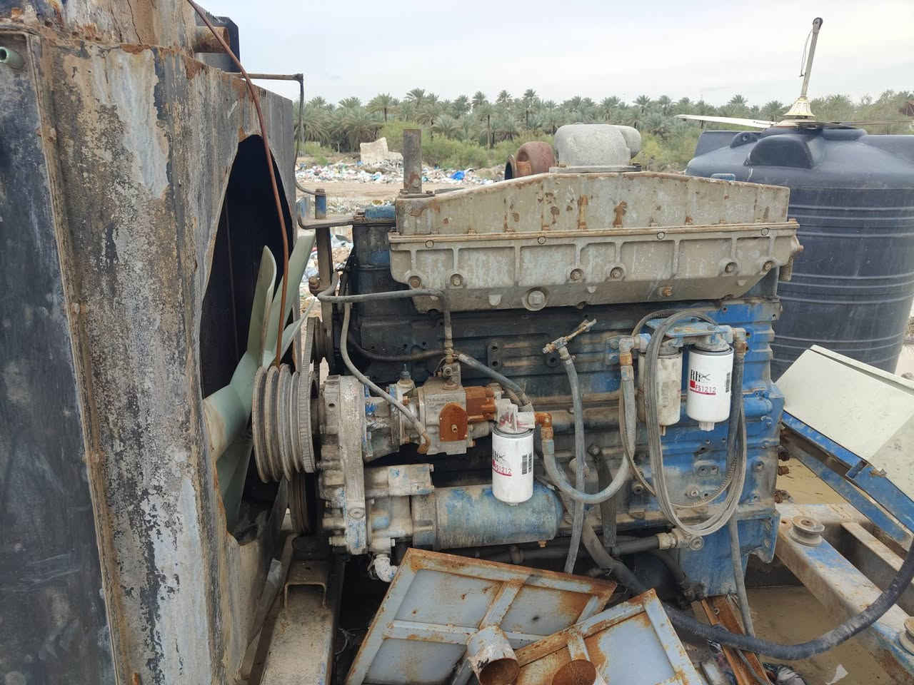 للبيع كمنز خمسه ونص مكينه وشاصي وراديتر حجم كبير ابيع هل الموجود للاتصال ***********
