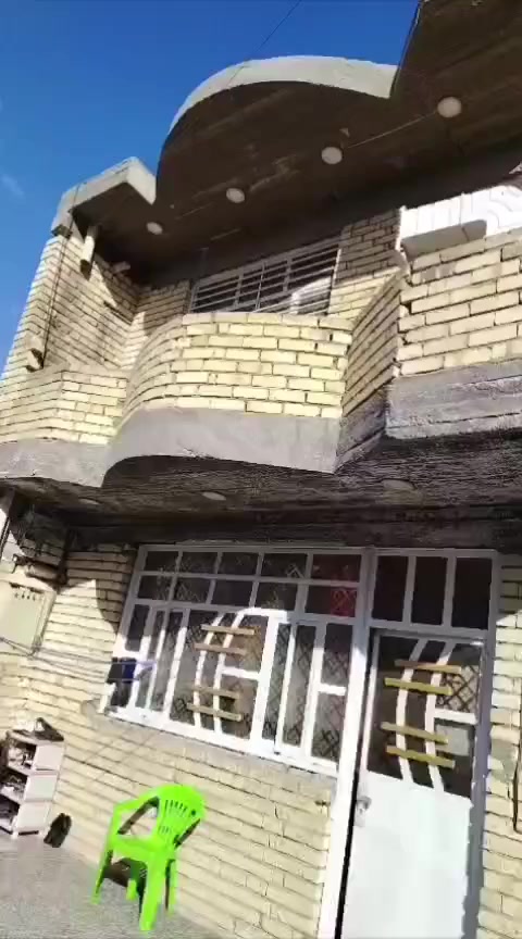 السلام بيت ٢٠٠ م البلديات الصحفين حي رقية بناء درجة اولى طابق ونص تقريباً ٣ غرف نوم حمامات عدد ٣ رابع بيت ع الشارع للاستفسار ***********
