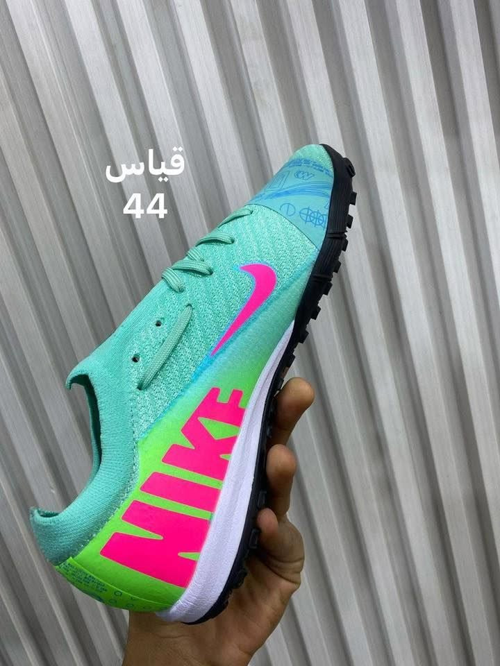 احذيه محبب درجه اوله ضمان قياسات متوفره 
يوجد توصيل


**إذا كنت صاحب هذا الإعلان وتريد حذفه لأي سبب، رجاءا أرسل رسالة إلى الدعم الفني**