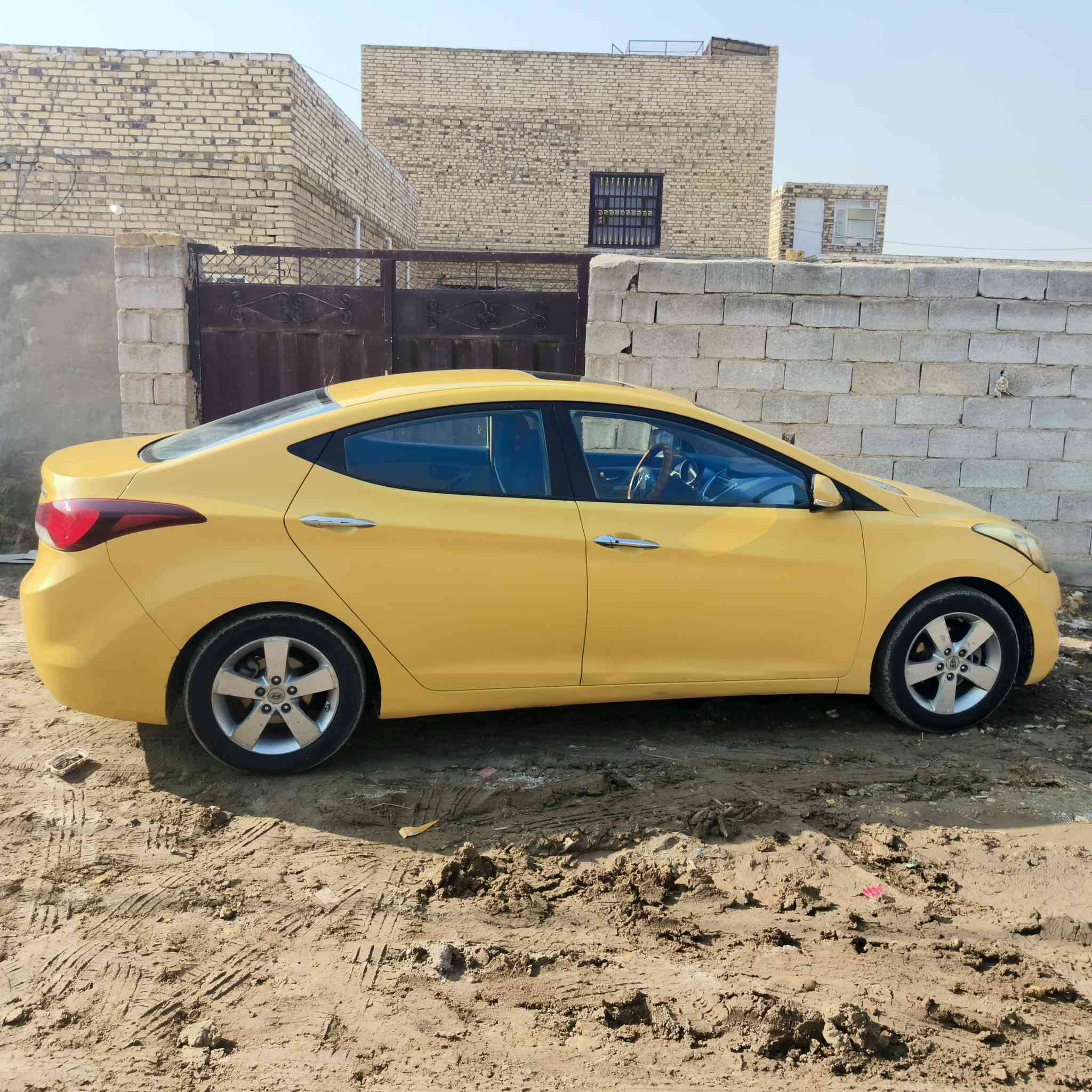 النتره للبيع 2013 خليجي مكفوله كفاله عامه فول مواصفات مكان الدوانيه السعر 100 وبيها مجال قليل مصفره هيه وغرامات ***********
