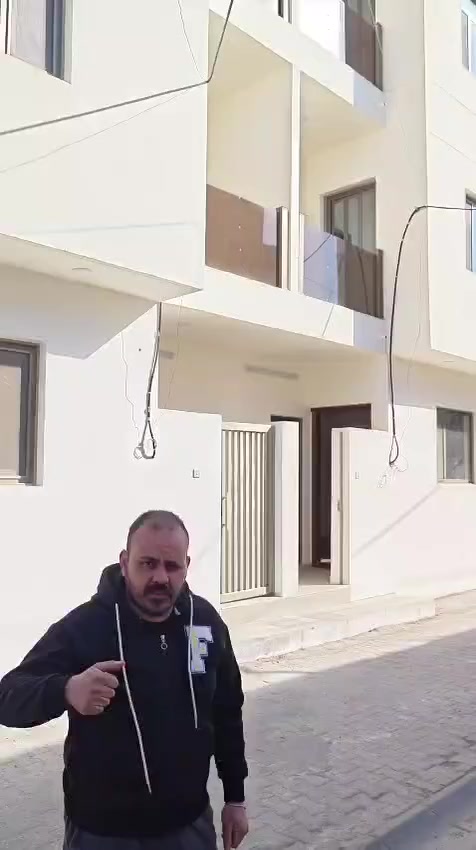 تحيه طيبه السلام عليكم 
مكتب إلانباري للعقار 
عندي 4 وحدات سكنية ايجار 
موقع بغداد الشالجيه قرب سيطرة عبد المحسن الكاظمي 
مقابل حديقه قريب على شارع 
كل دار مساحة 50 متر 
بناء حديث درجه اولى 2026 زيرو غيرمسكون 
كل دار يحتوي على 3 غرف نوم صاله مطبخ حوالي صحيات عدد2 سطح منور خلف بيت 
كل دار ماء كهرباء باب وحده 
مجهز سخانات ماطور ماء 
سكن عوائل فقط أ
كما موضوح في فيديو 
اي استفسار 
***********
***********
او يفضل زياره موقع كاظميه شارع المشاط مكتب إلانباري للعقار قرب مستشفى الزهراء مكتب إلانباري للعقار
