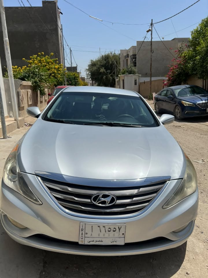 سوناتا موديل ٢٠١٣  رقم بابل
عداد المسافة ١٥٠  الف  
 بأسمي مداور ثاني يوم 
سنوية نافذة الى سنة ٢٠٢٧

حادث  امريكا فقط باب خلفي مبدل   وجاملغ  مرشوش خلف السايق
شاشة تسلا كبيرة
حساسات خلفية  
كامرة خلفية
حساسات اطارات 

تحكم ستيرن 
تحكم مري جانبي 
نظام اقتصادي eco  تشغيل واطفاء 
حدادية ، تبريد + تدفئة ، كير ومحرك كلة جاهز وكفالة  بدون نقص 
سيارة نظيفة جدا بدون دوانز بدون تنقيص بدون اي نقص تجي وتشوف بعينك
مكان بابل
سعر 108 وبيهة مجال قليل   

***********
