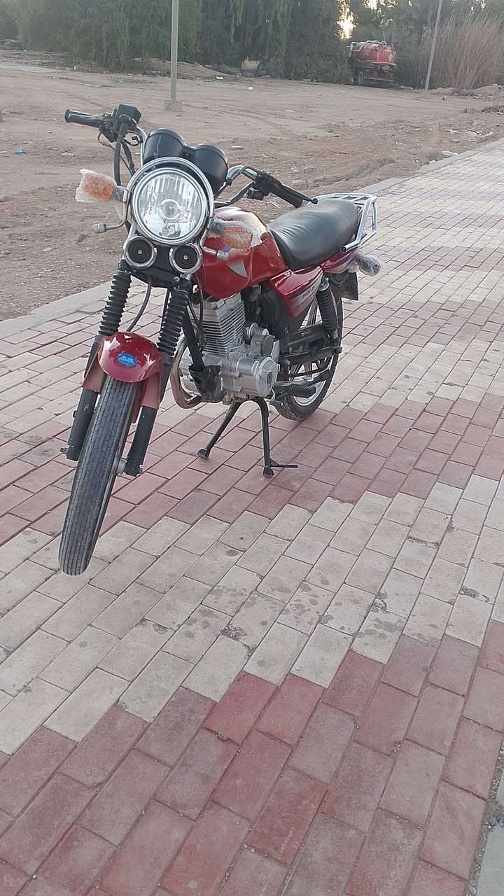 السلام عليكم دراجه دايوان للبيع موديل 18 اوراق اصوليه. ‏‪0777 368 2409‬‏
