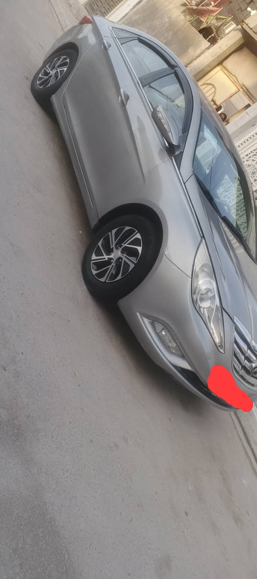 سوناتا 2014، بانزين بانزين أصل خليجي، سويجين وياها، متومة، أرقام وسنوية، طبق الأصل، سيارة جاهزة دينار ما تذب عليها،  تخم تاير جديد السيارة جاهزه  بمعنى الكلمة، مكان البصرة. *********** السعر 57 وبيه مجال مراوس ترهم متواجد انتصل ونت
