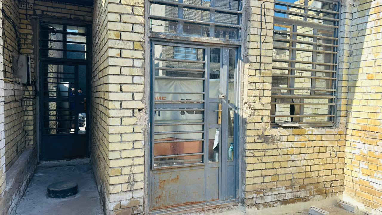 بسعر مناسب جداً بيت للإيجار 
✅ ١٠٠ متر 
✅بناء طابق الأرضي فقط والسقف سندويج 
✅استقبال + صالة + غرفة نوم + مطبخ + حمام 
✅للاستفسار اكثر :-
واتساب:- ***********
✅او اتصال ☎️ :- ***********
✅الموقع :- المعالف(الالف المفروز)
