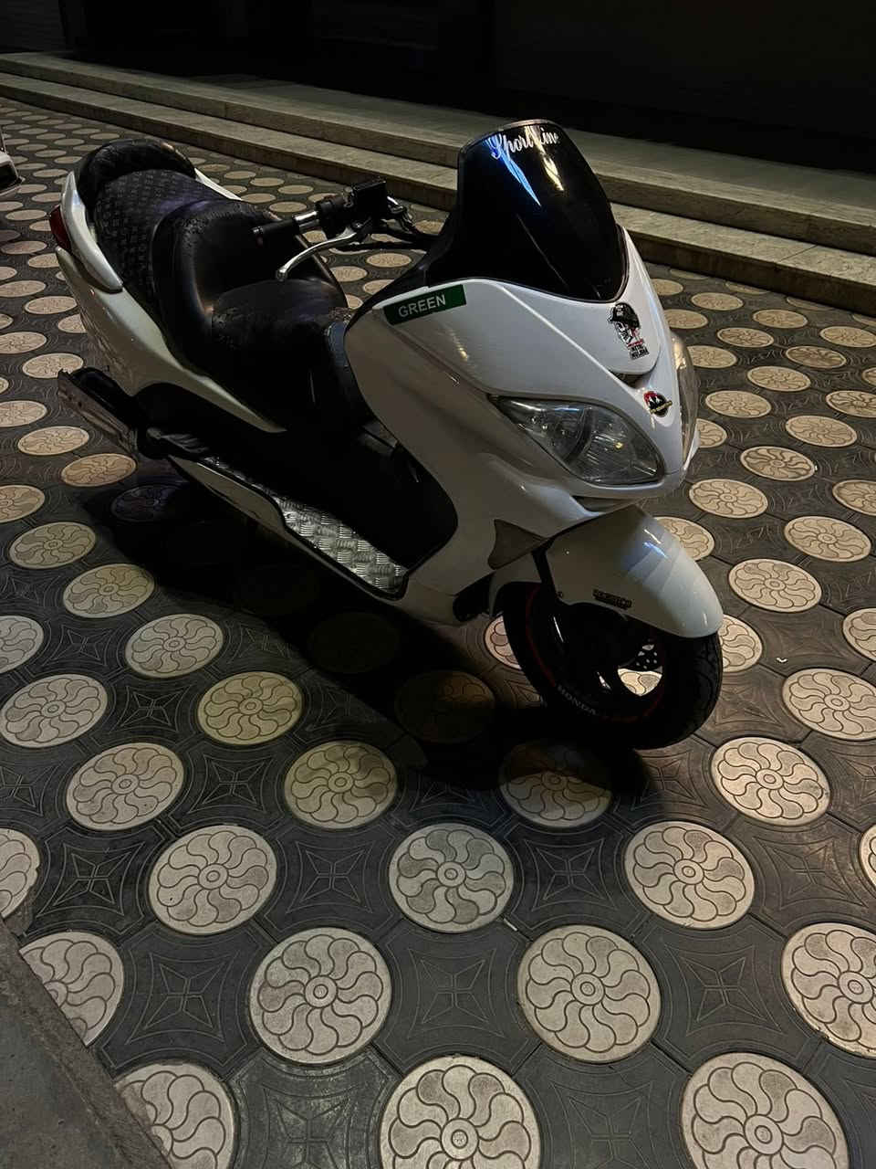 السلام وعليكم. دراجه فورزه 08عميه دراجه معروضه للبيع دراجه نقصهه بس كفرات تعبانه اما مكينه. مكفوله برغي مامفتوح بيهه  وبينه نواقص قليله مامحسوبه ع دراجه او مكينه 

سعر مليون وبيه مجال 
مكاني بغداد مدينه الصدر 
الرقم 
***********
