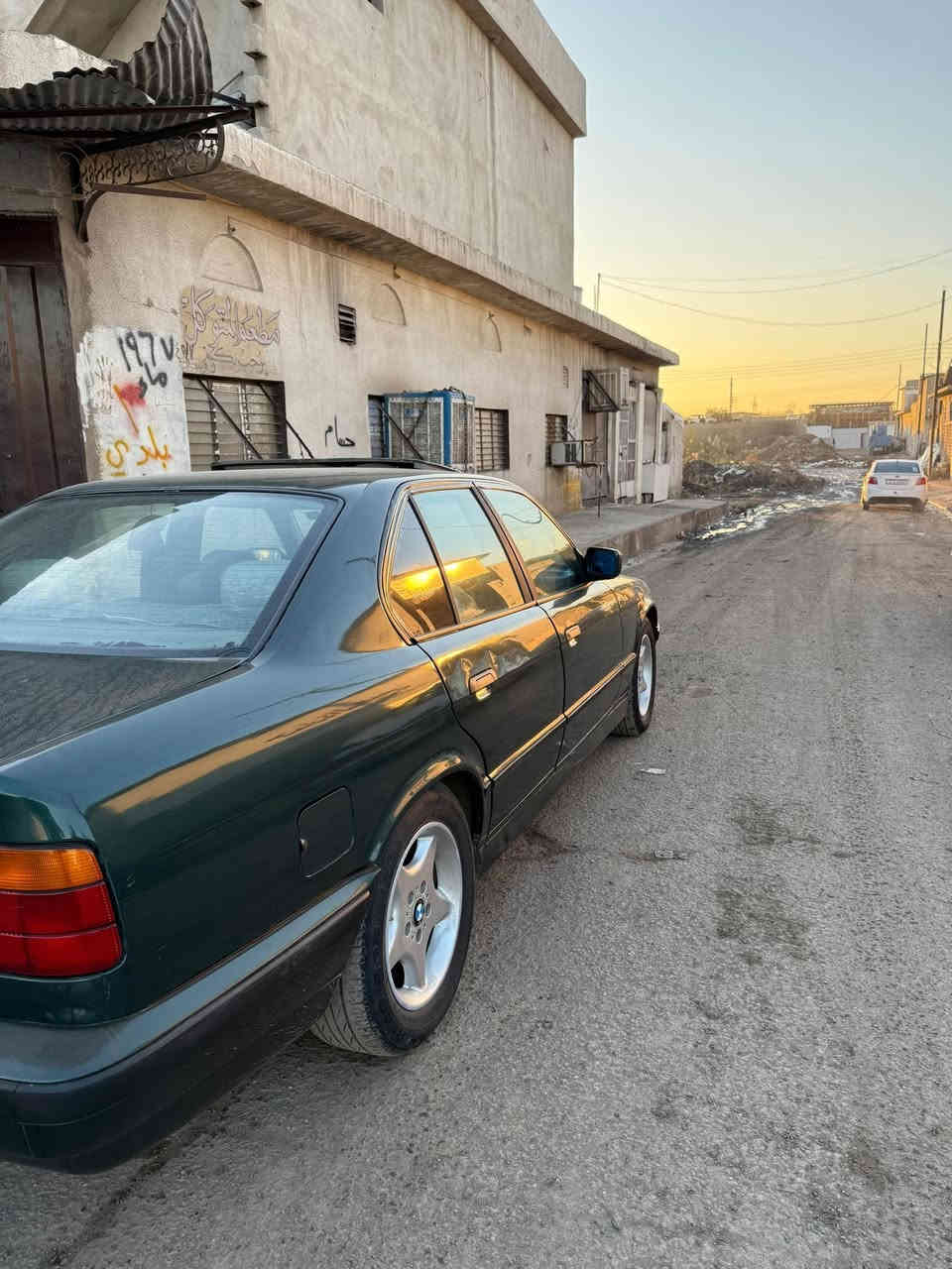 السلام عليكم
BMW موديل 92،     حجم 525  كبس عدله  أصل وفصل  كير عادي فول فول نشاط 
اسلايت 4جامات كهرب  بور استيرن سستم صوت
محرك وكير ابشرط  صدر أمامي وخلفي  جديد 
كهربائيات كلها شغاله وما ملعوب أي شي بيها وضع الشركه
السياره بدون أي حادث  صبغ عام للجماليه فقط
هزه وأرقام وسنويه جديد سنويه لي 29 
كابون ما امسجله خلاص    شرط الوكاله والتحويل
اترايك وين ما يعجبك  السياره ما بيها أي نقص  
السعر 60    وبيها مجال قليل
الاستفسار    ***********    مكان السياره موصل
