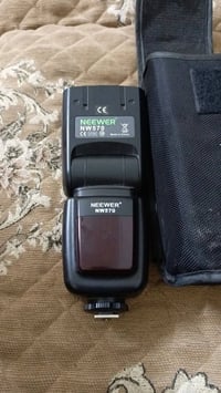 كامره نيكون 7200 مع العدسه الخاصه  وزوم رياضي 70/300 وبطاريه عدد 2 ورا...