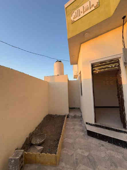 دار سكن للبيع 🏠 
#المساحة :: 100
#السعر :: 53مليون وبي مجال بسيط 
طابو صرف زراعي المالك عراقي 🇮🇶
#البناء_حديث_جاهز_للسكن 💯
شط لعرب الجزيرة شارع لفيروزيه 
#الخدمات :: ماء كهرباء مدارس سناتر 
منطقة سكنية والبناء فيها منظم وحديث
#تستلم_بيتك_عند_المكاتبة
#المحتويات ::  وصحيات خارجية وحديقة
وأستقبال وصالة ومطبخ  وصالة معزولة
وموزع غرف وغرفتين منام وصحيات داخلية ومنور 
#خارطة_مميزة_وسعر_مناسب
……….
#للأستفسار :: *********** البصرة
