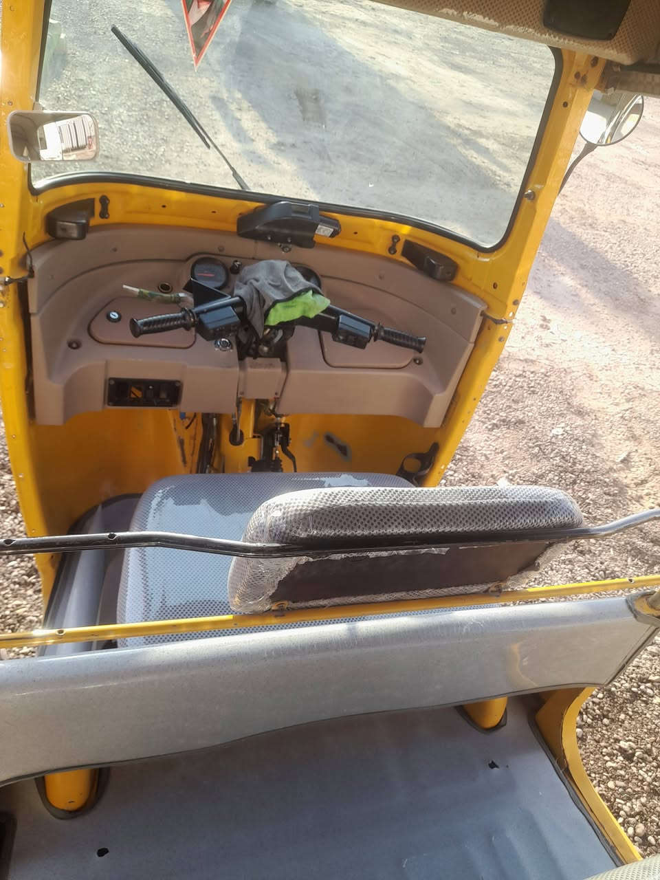 السلام عليكم اخوان هاي تكتك
اللبيع موديل ٢٠ رقم وسنويه باسمي تكتك خير من الله تخم تاير دوشمه مسجل برغي مابيها نقص 

لاء صبغ ولاء معجون عداء دوسات مكاني بغداد زعفرانيه 

لاستفسار ***********
