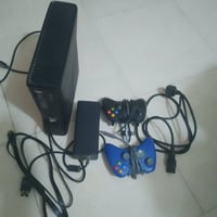 اكس بوكس ٣٦٠ • ٣٥ لعبة • ملحقات
