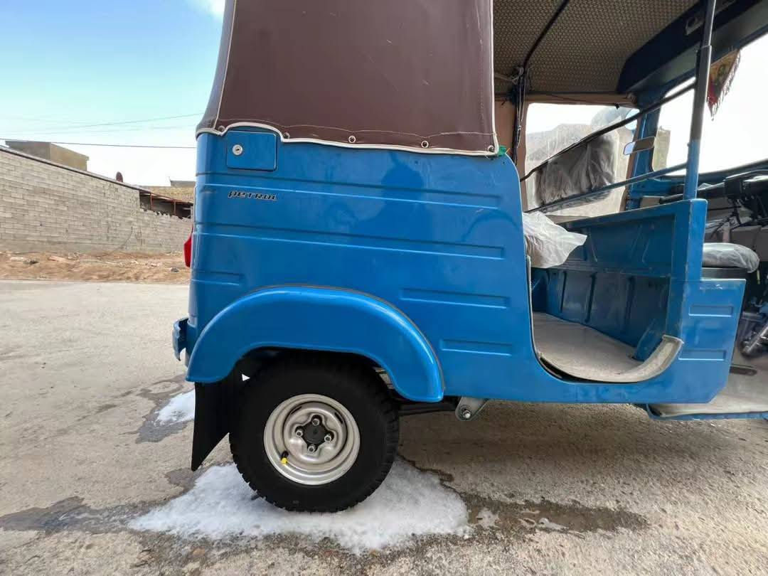 السلام عليكم شباب تكتك موديل 2020 شهر 12 كفاله عامه قطره صبغ ما بيها دواساتادراجه كفاله للبيعاربع ملاين وخمسميه  مكاني بغداد المعامل اتصال ما متواجد الانترنت***********
