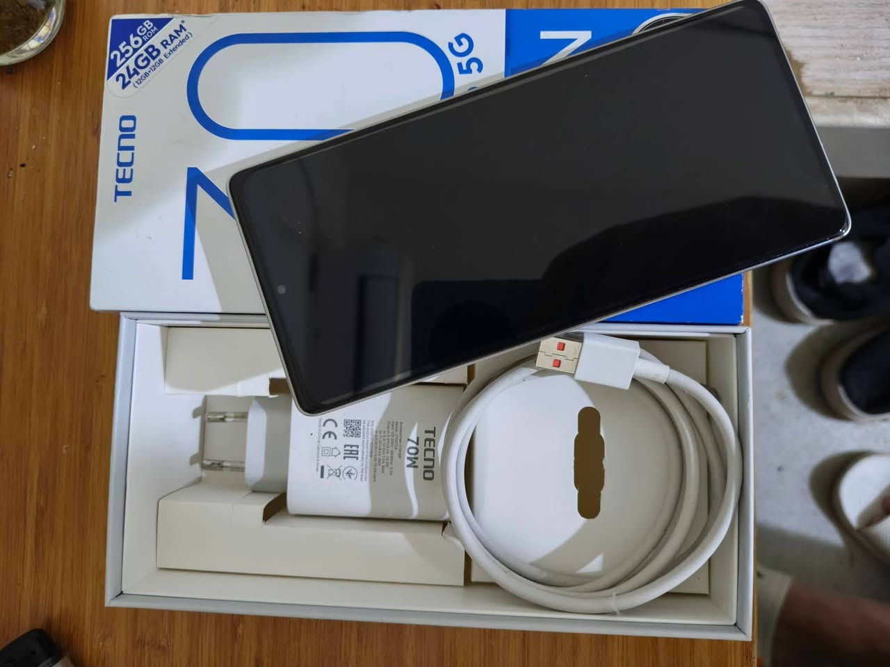 تكنو كمون 30 برو 5G الغني عن تعريف
رام = 24
ذاكرة 256
144 هرتز 
شاحنة 70w
90فريم بوبجي بقية الألعاب 120
للبيع او مراوس حسب القناعة


**إذا كنت صاحب هذا الإعلان وتريد حذفه لأي سبب، رجاءا أرسل رسالة إلى الدعم الفني**