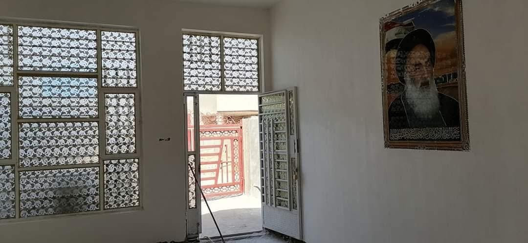 بيت للبيع المساحه 150متر واجه 6متر والنزال 25غرفة نوم +مطبخ4×3 استقبال6×4حمام  البيت جاهز نقصه بيتونه وستاره والباقي كامل مانقصه اي شي  المكان حي الخنساء شارع حسين كعيد الاستفسار الاتصال ***********  هيثم
