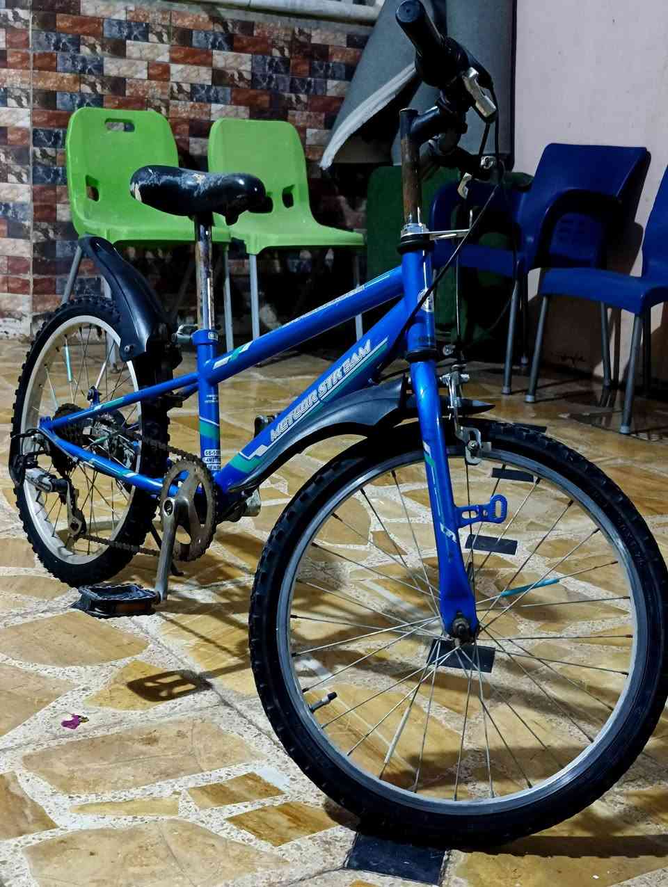 السلام عليكم 🖐
بايسكل ياباني للبيع 🇯🇵
مال باله🚴‍♂️
الحجم 20👌
البريك الخلفي بنز كما موضح بل صوره 👓
وبلون مميز الون الزرق لامع 💙
البايسكل كلش مرتب وحلو يرهم مال هداية 🎁
السعر 75وبي مجال بصيط 💵💰
مو شراي لا تعامل ❌ شراي تعال خاص ✅


**إذا كنت صاحب هذا الإعلان وتريد حذفه لأي سبب، رجاءا أرسل رسالة إلى الدعم الفني**