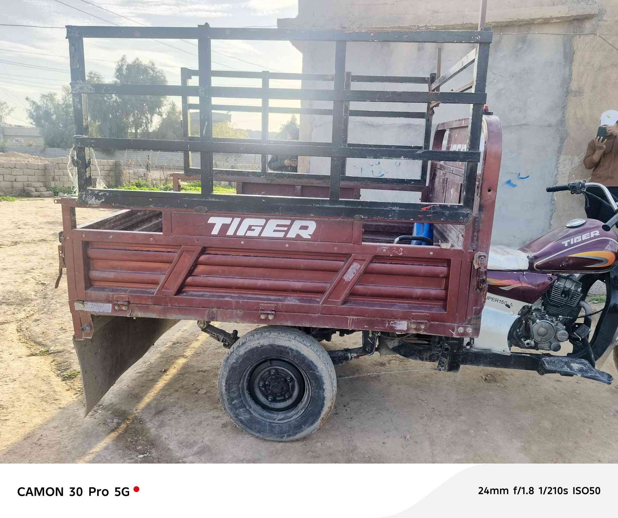 السلام عليكم ستوته للبيع موديل 20 تايجر محرك شرب شاصي شرط لبلاد شرط جاهزه ما عايزه كل شيء سلف كهربائيات كامله سعر 850.نتصال ***********
