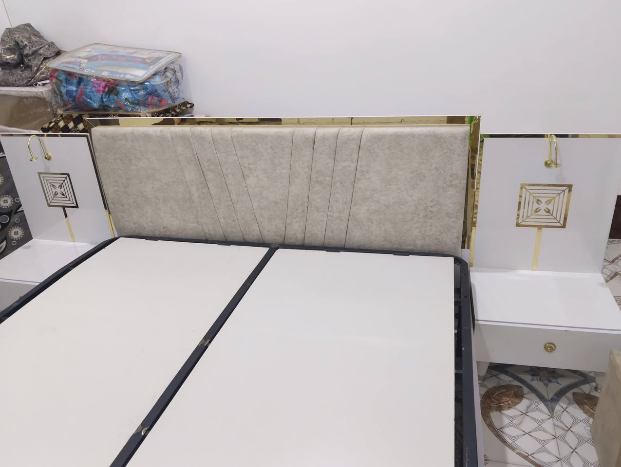 غرفة ترکية نضيفه ٩ قطع وبيه كنتور اضافي مال طفل بابين وصبغ حراري وسرير مخزن السعر 700 وبيه مجال بسيط اتصال علا الرقم//***********//***********// مكان فلوجه
