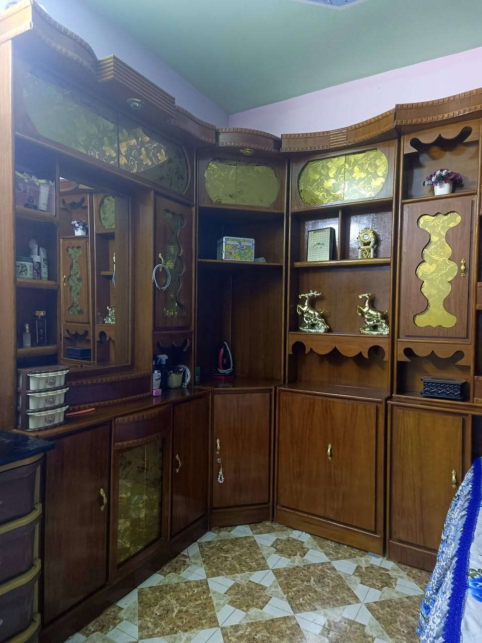 السلام عليكم 
قرفه حطاطه ام ديوان 
السعر 900 وبيها مجال
***********
***********
المكان فلوجه 
غير متوجد خاص
