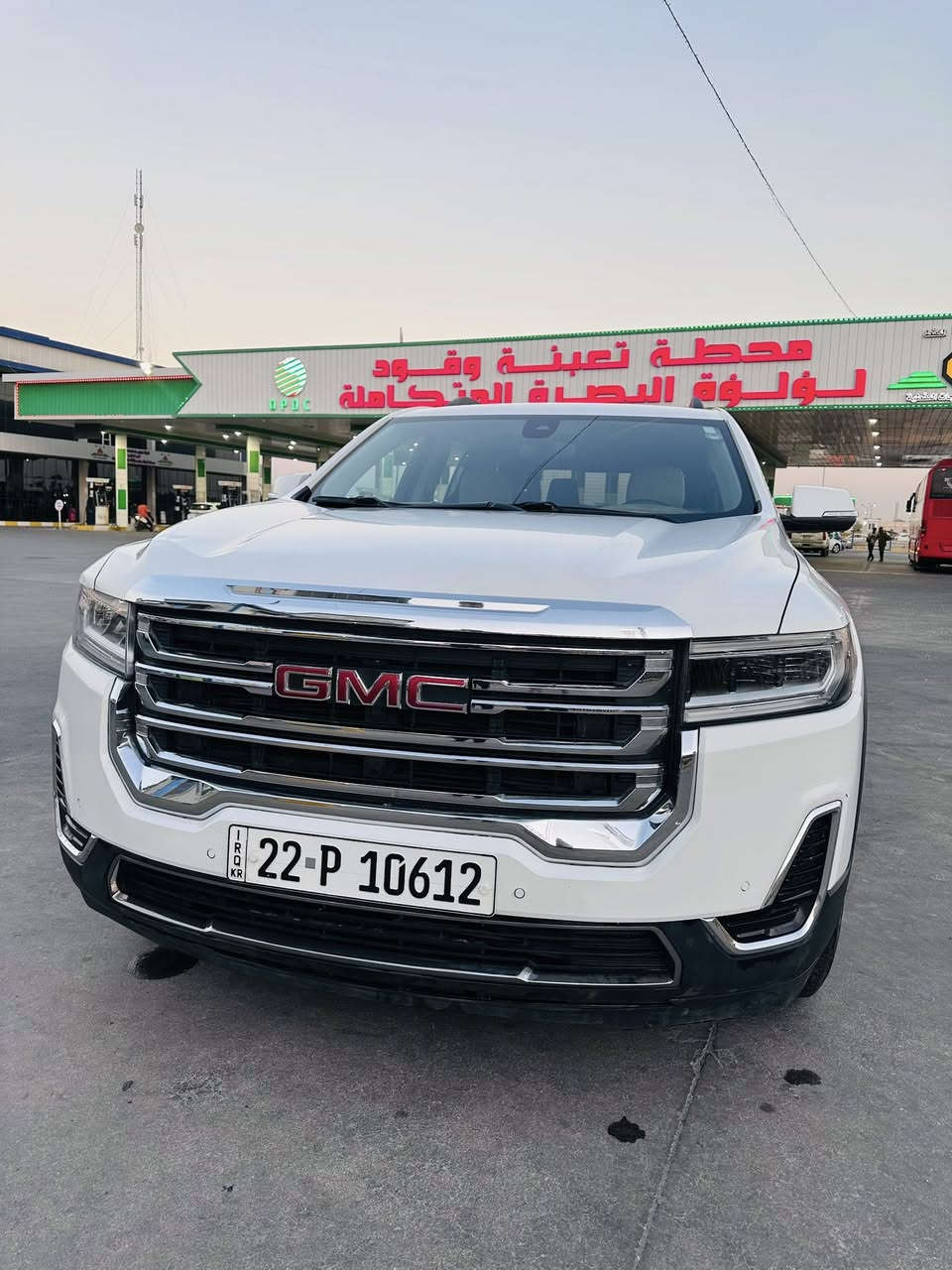 الموديل: 2023
• المحرك: 2000 تيربو (أربعة سلندر)

 • العداد: 45 ألف كيلو متر 

.السيارة جديدة ونضيفة بشكل

. صور الحادث ورقم الشاصي بالمنشور

💡 المواصفات 

 • لايتات زينون أصلية عالية وواطية مع حاجب LED

 • كشافات ضباب زينون

 • رادار أمامي مانع تصادم

 • تحذير الخروج عن المسار

 • حساسات خلفية وأمامية

 • رادارات النقطة العمياء (Blind Spot)

 • كشنات جلد أبيض أصلية

 • شاشة تحكم كبيرة 

 • تحكم كهربائي في كرسي السائق

 • تدفئة  للكشنات الأمامية

 • تبريد منفصل في الخلف (تحكم مستقل)

 • عدد الركاب: 7 منفصل ملكي vip

 • تشغيل عن بُعد

 • تطعيم داخلي بلون صاج

***********
البصرة

1gkknkl46pz1670042
