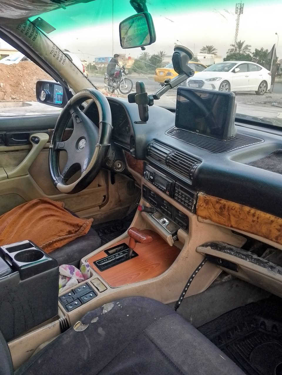 بي ام 735موديل 89جهازاه بيها نوقص خفيفه اذن محرك شيال مال كاردن والبك من تحماه يجي من بارداه ما يجي والباقي كله جاهز من محرك صدر كهربائيات مشروع وطني شرط التحويل سنويه لحد 28 ترايك من الشمال لجنوب سعر 40او بيها مجال لطيبين ***********
