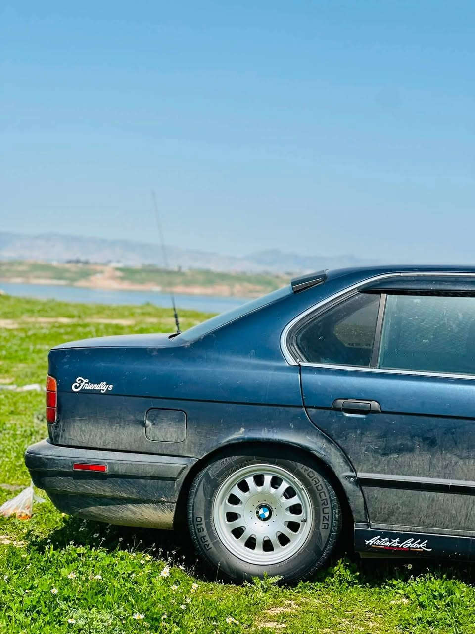 BMW 520 
موديل 1991
رقم دهوك 
تبريد ثلج
طخم جديد
تايرات جدد
كير عادي مكينه كبس
صبغ عام جماليه تطويز بدون ضرر
السياره احلى من الصور
الداخل جلد
سقف كنتاره سلايت
منضومه زيلون تعلك ايشاير
التفاصيل اكثر الاتصال ع رقم
***********
السعر 65 بيها محال شي قليل
السنويه تسقط 2028
