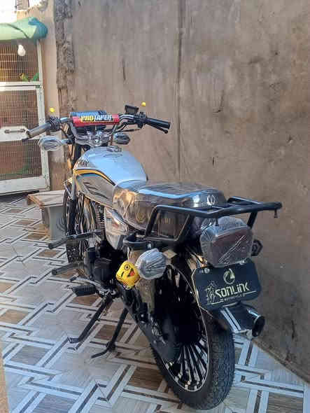 سلام عليكم
دࢪجه سيفأان للبـــيع. أو مࢪاوس بتايكࢪ 25 لوإن بحࢪي. فقـط موديـل 24 شگلل.  25
گفاله عأمه زوج تأيࢪات امأمي خلفي مبدله چوبلس 
مگاني ديالئ شهربان 
***********
