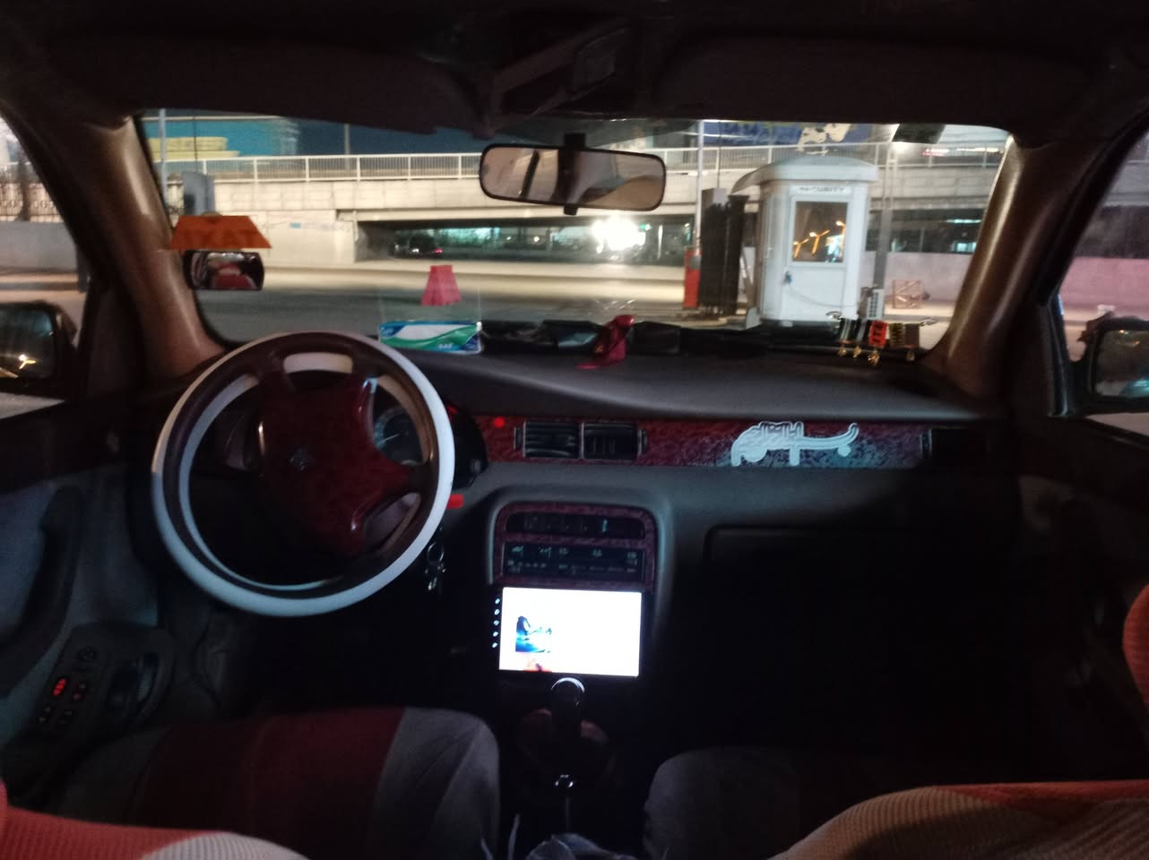 سلام عليكم سمد ٢٠١١ سياره حلوه وغضمتها حلوه السياره بيها بدايت تبخير تفئه تبريد منقص غاز السياره رايده ٣٢ وبيه مجال قليل حك الجيه مكاني الشعب ***********
