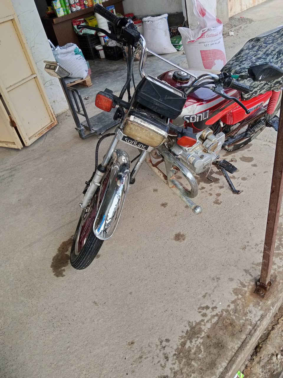 السلام عليكم ورحمة الله وبركاته.
موطور للبيع.
نوع سونك 
الموديل 22
المحرك مفتوح ومجفت جديد تواير جدد جاهز ما يحتاج فقط سايق هادئ 
السعر 550 
للأستفسار الاتصال على الرقم ***********
العنوان / ناحية الزاب. قرية / الصباغيه
