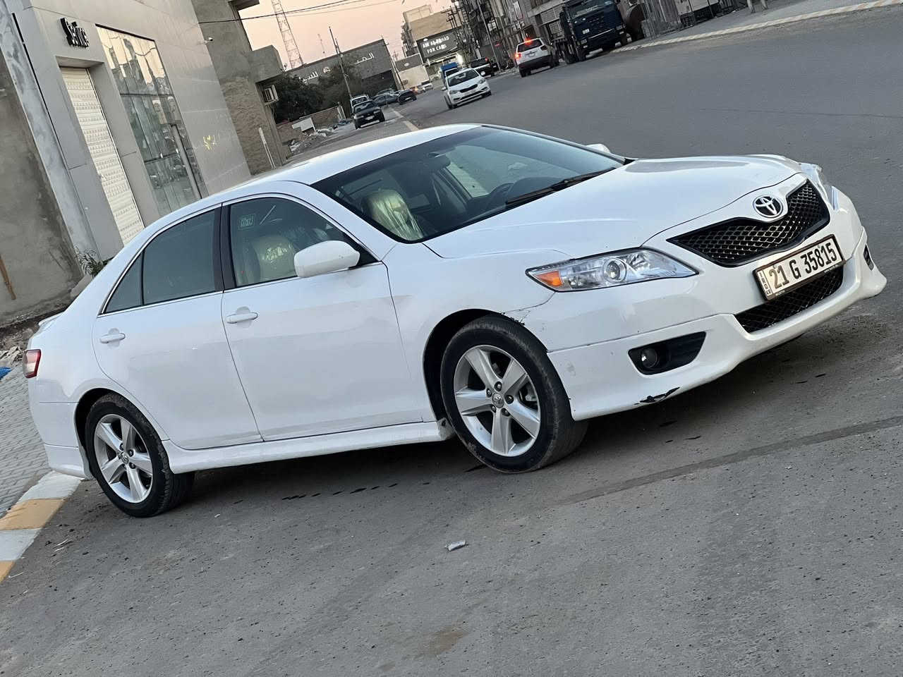 السلام عليكم
للبيع بسعر 110
كامري 2011 امريكي se محرك 4 سلندر 2500
للون//ابيض ثلجي 
فول موصفات عده الفتحه
كشن كهرباء +مثبت سرعه +كشنات جلد اصل+دبل كزوز بلاد+تبريد قطعتين +تحكم مقود +شاشه ايباد+كامرا +ويل 17 اصل+بردات اصل 
صبغ بنيد وجاملغ بدون دواخل 
باقي مكفول 
محرك +كير +صدر+باتري+تخم تاير كله شرط 
المحرك لاصوت ولارواجز ولاتبيخر ولاتتقيص شرط الفحص 
رقم سليمانيه انكليزي سنويه 28 +هزه 27 شرط تحويل وغرمات 
اعتذر الاقصاط والوعده 
السعر 110 مجال جدا جدا بصيط 
العنوان تكريت قادسيه 
***********
