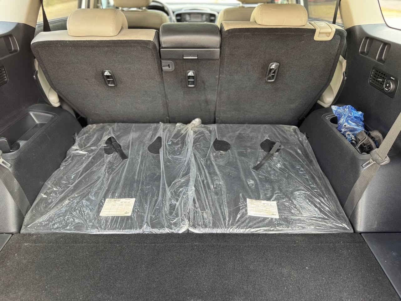 #اخت_الزيرو 🔔
#بحاله_الوكاله_حرفياً 💥💥
السلام عليكم وحياكم الله
‏‌‎كيا سورنتو 2017 خليجي
السياره على ايدة وحده من الشركة  
فول مواصفات الجيتي لاين.......  1/1
( ضمان  المجموعة  الدوليه  العراقية)
رقم بغداد الانكليزي هزه وسنويه جديده
ماشيه 76 الف حقيقي 🔔🛡
6 سلندر
7 راكب. 
3 قطع تبريد ‌‎
مكفوله من ( الصبغ والضربه والبارد والتبديل والفتح)
 جديد ‌‎سياره بمعنى الكلمه ‌‎ 
مواصفات :  السياره 👇👇
بصمة
كشنات الاماميه تدفئة تبريد
‏‌‎اوتو هولد
سايد بريك كهربائي
 كشنات كهرباء
داخل بيجي
‏‌‎جنطه كهرباء 
3 انضمة قياده 
‏‌‎حساس امامي وخلفي
‏‌‎مري شفط ويا البصمه ‌‎
‏‌‌‌‎تحكم استيرن فول 
فور ويل 
‏‌‎حاكية : ابلوتوث : اوكس
‏‌‎لايت زنون
 بك لايت لد 
لد نهاري
‏‌‎اضواء ترحيب بلادية
‏‌‎علامة سورنتو إضاءة بالدوسة
‏‌‎مرايات شفط وي البصمه 
 وَيْل 19 اكروم
سيارة جديده جدا  بلعافيه ع الياخذها 
رقم صاحب السيارة 
*********** واتساب ✅
السعر / 243 وبيها مجال حك الجيبة ان شاءالله
مكاني بغداد _ البنوك‌‎
