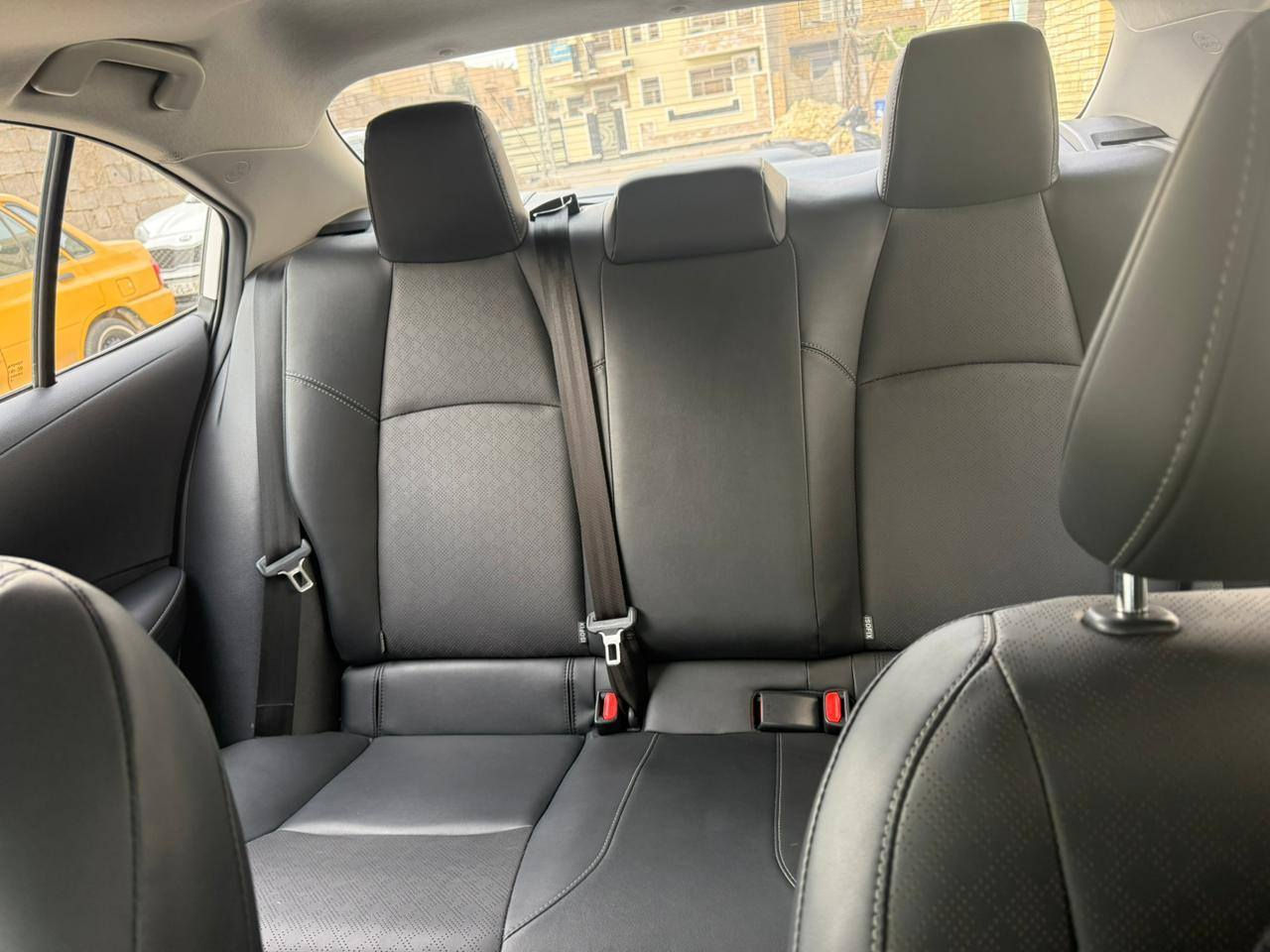 سلام وعليكم كرولا هايبرد 2025 سيارة توها طالعة من شركة ماشية 10 الف نضافة كدامكم مكفولة اي ضرر مبيها تحويل مباشل  سعر 162 بيها مجال قليل ***********/***********
