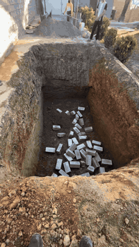 السلام عليكم 
خلفه بناء بلوك (عدد٢)
العمل بدقة عالية الجوده 
بأيادي خفيفه والفضل لله 
العمل يكون متواصل عندك حسب الاتفاق 
موعد مضبوط 
***********
***********
العمل داخل بغداد ونواحيها
