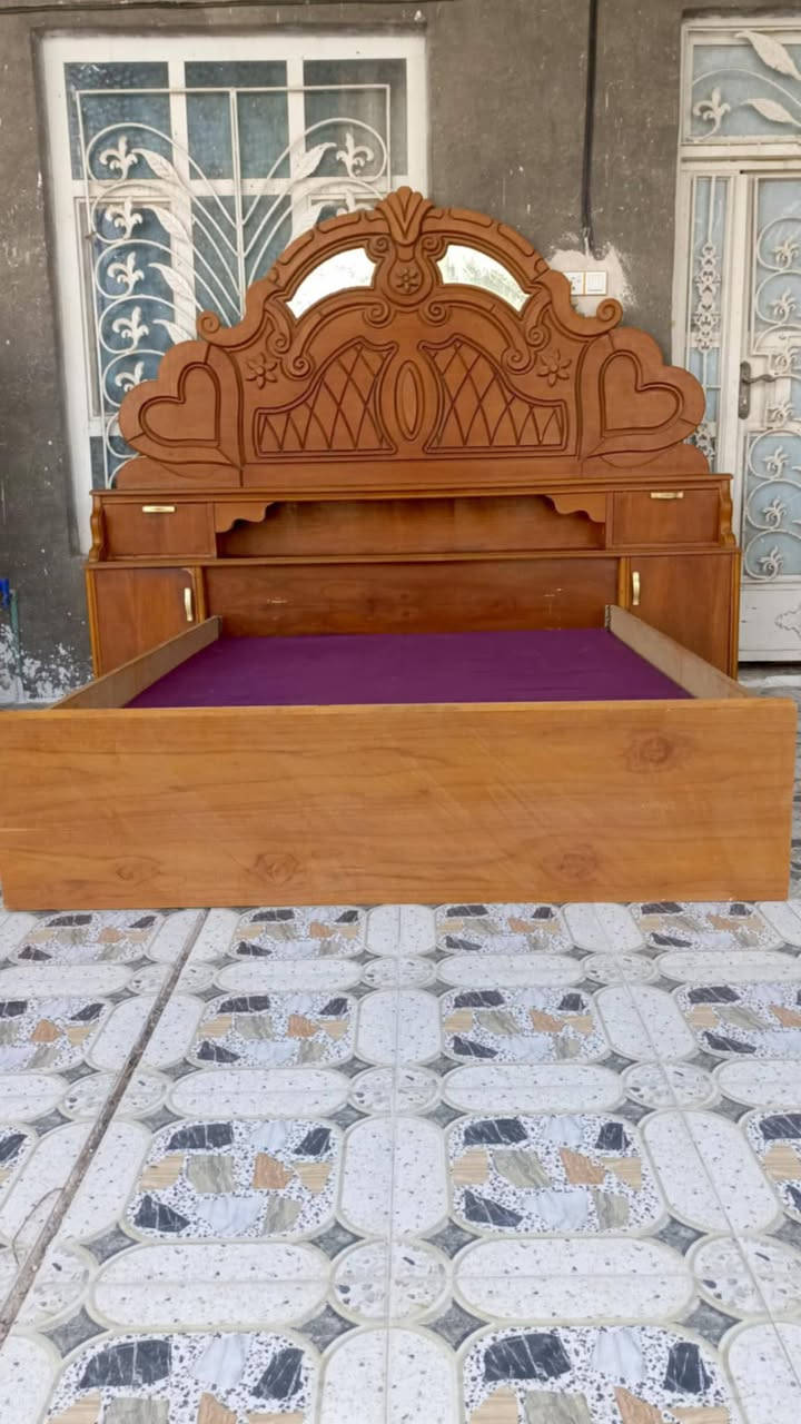 للبيع بوفيه كنتوريه مع جربايه ومكتبتها  نضيفات تزكام مو سوكي
***********
