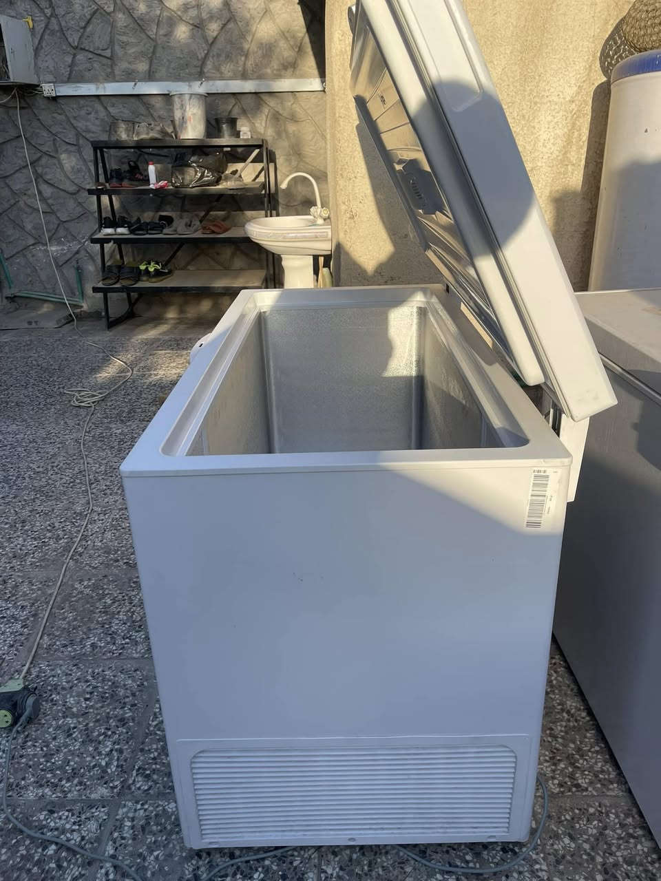 مجمده beko الاصلي جديده اخذتها  قبل شهر ب500 استعمال جدا قليل نضافتها 100% بيها ضمان خمس سنوات سعرها 325 وبيها مجال مكاني البياع *********** واتساب مامتوفر ماسنجر
