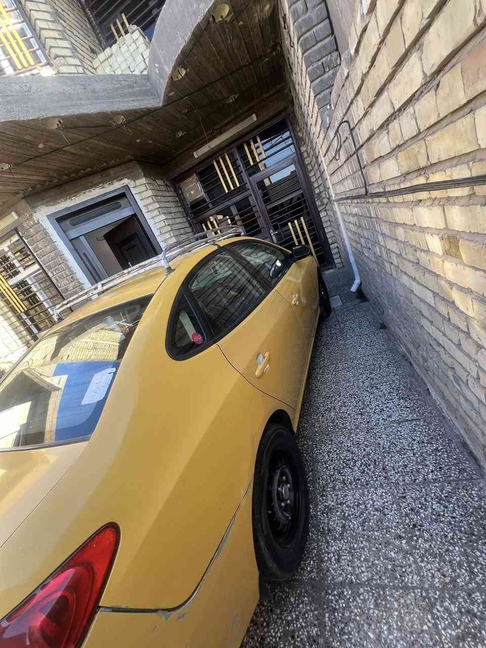 سلام عليكم النترا موديل 2009محرك 1600 خليجي بيها جاملغ ومبدل باب محرك وكير بحالة جيدة  ***********
