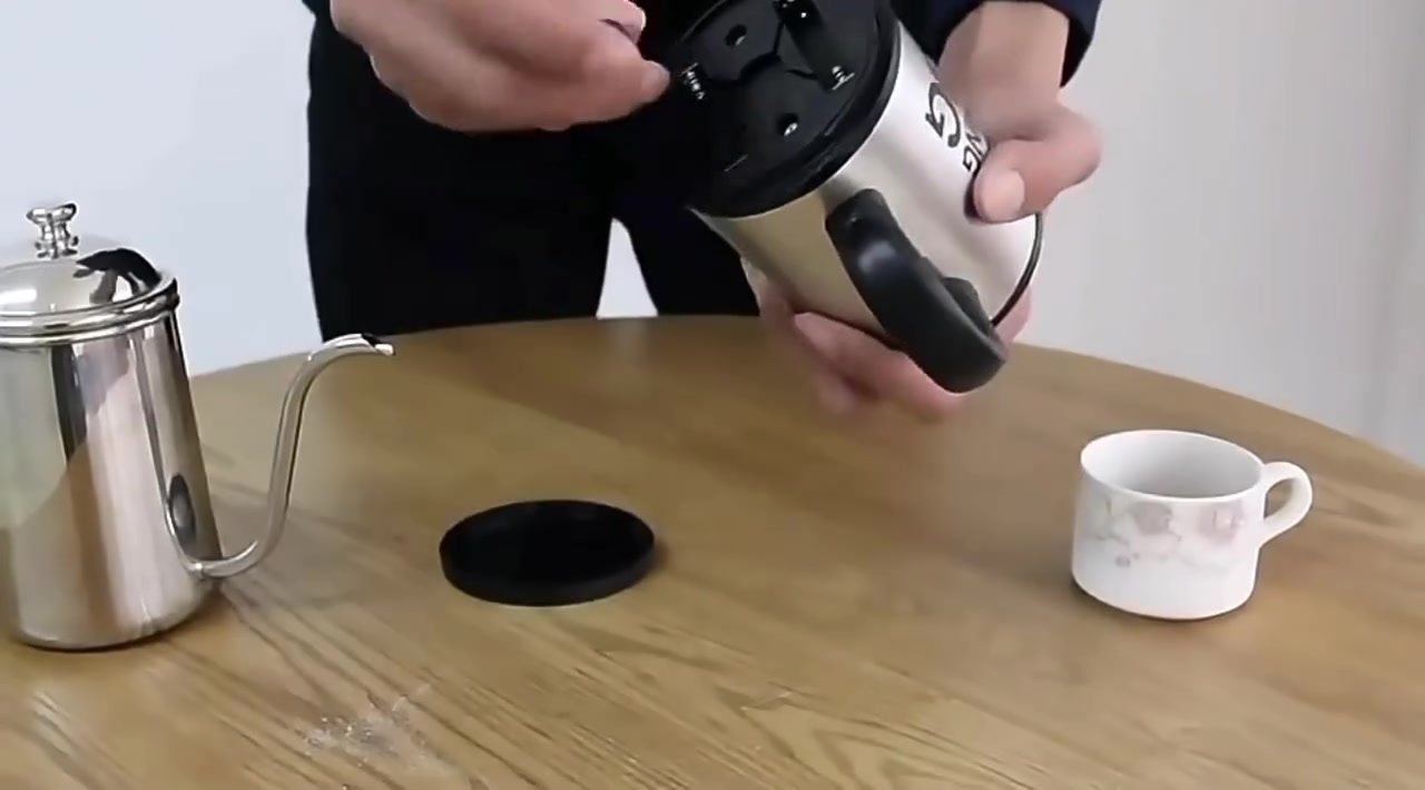 ☕ كوب الخفق الذاتي الذكي — وداعاً للخلط اليدوي!

استمتع بقهوتك أو مشروبك المفضل بخفق أوتوماتيكي سريع بضغطة زر 🔥
تصميم أنيق ومحرك قوي يخلط المشروب خلال ثوانٍ بدون أي تعب.

✨ المميزات:
✔️ خلط ذاتي سريع وهادئ
✔️ مناسب للقهوة، النسكافيه، البروتين والكابتشينو
✔️ خامة ستانلس ستيل عالية الجودة
✔️ غطاء عملي للحفاظ على الحرارة
✔️ سهل التنظيف والاستخدام

💰 السعر: فقط 12,000 دينار عراقي
🚚 توصيل مجاني إلى جميع المحافظات
📦 الدفع عند الاستلام 

#متجر #متجر_الكتروني #العراق #iraq #بغداد #عروض_العراق #خصومات #منتجات #خلاط #كوب #توصيل #ريلز #كوب_الخفق_الذاتي #tiktok_iraq #baghdad #صلاح_الدين #تكريت #اكسبلور


**إذا كنت صاحب هذا الإعلان وتريد حذفه لأي سبب، رجاءا أرسل رسالة إلى الدعم الفني**